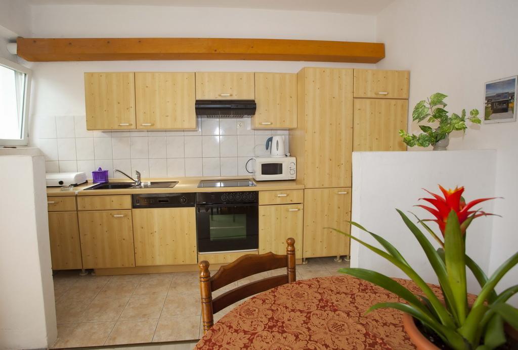 Apartments Dino Makarska Extérieur photo