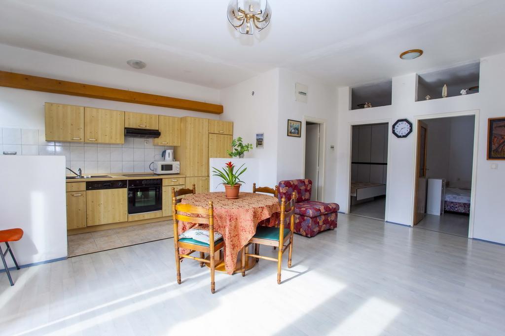 Apartments Dino Makarska Extérieur photo